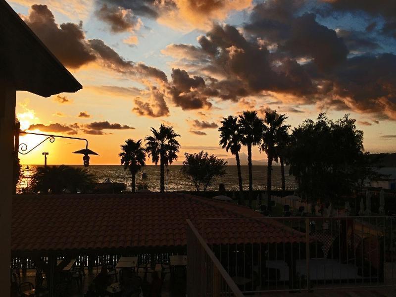 סן ניקולה ארצ'לה Arcomagno Beach Resort מראה חיצוני תמונה